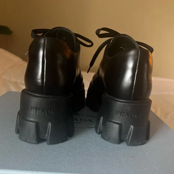 Prada Monolith brushed leather black lace-up dress shoes with lug sole - Picture 7 of 12